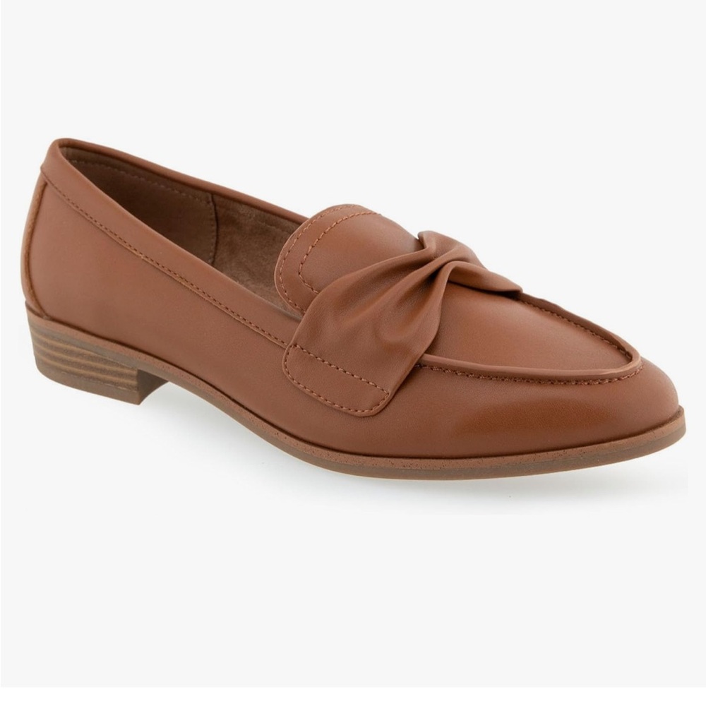 Aerosoles Tan Ellis Loafer 8.5W - Picture 2 of 6